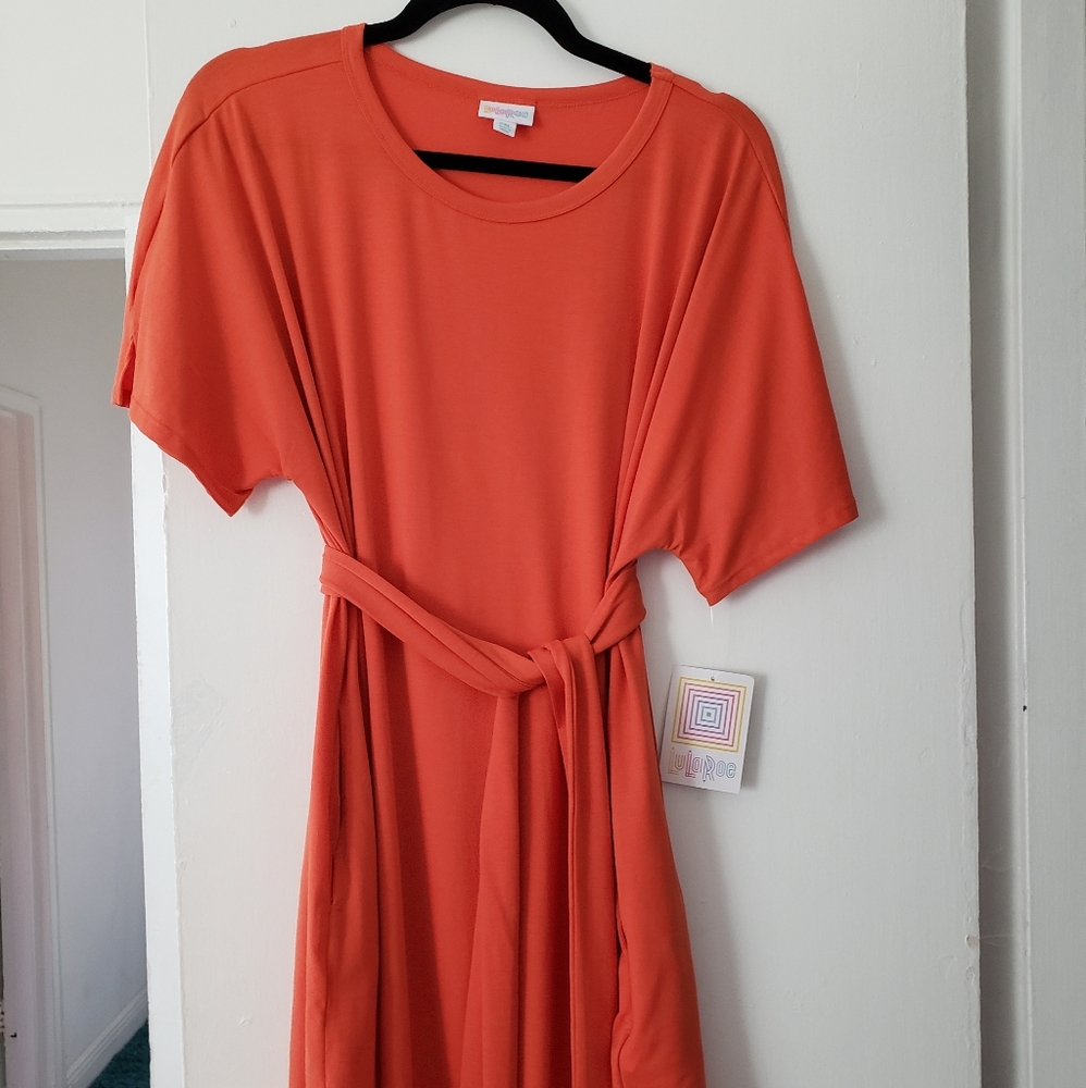 NWT Lularoe Mitzi tunic top